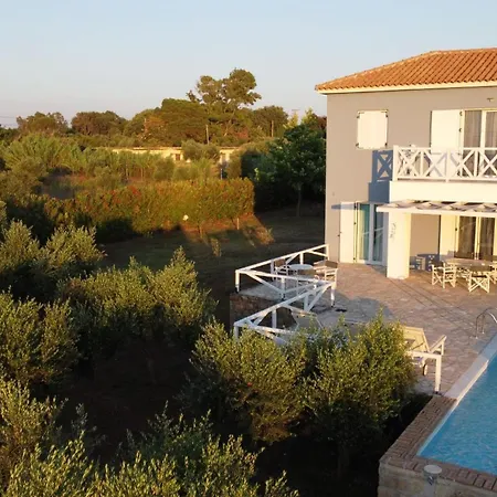 Holiday home Betty's